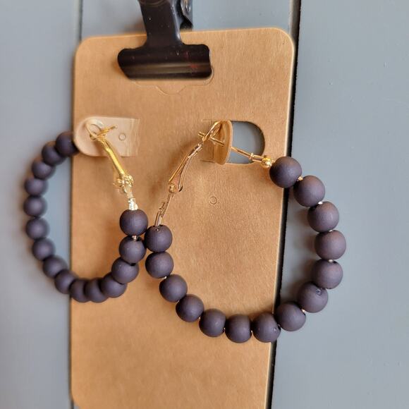 Black Beaded Hoop Earrings Gold Tone Latch Back 1.5" NWT Boho Statement 1980's - Picture 4 of 8